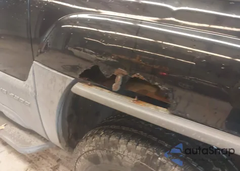 2002 Chevrolet Avalanche 2500 из США, поврежденный, VIN 3GNGK23G12G155093